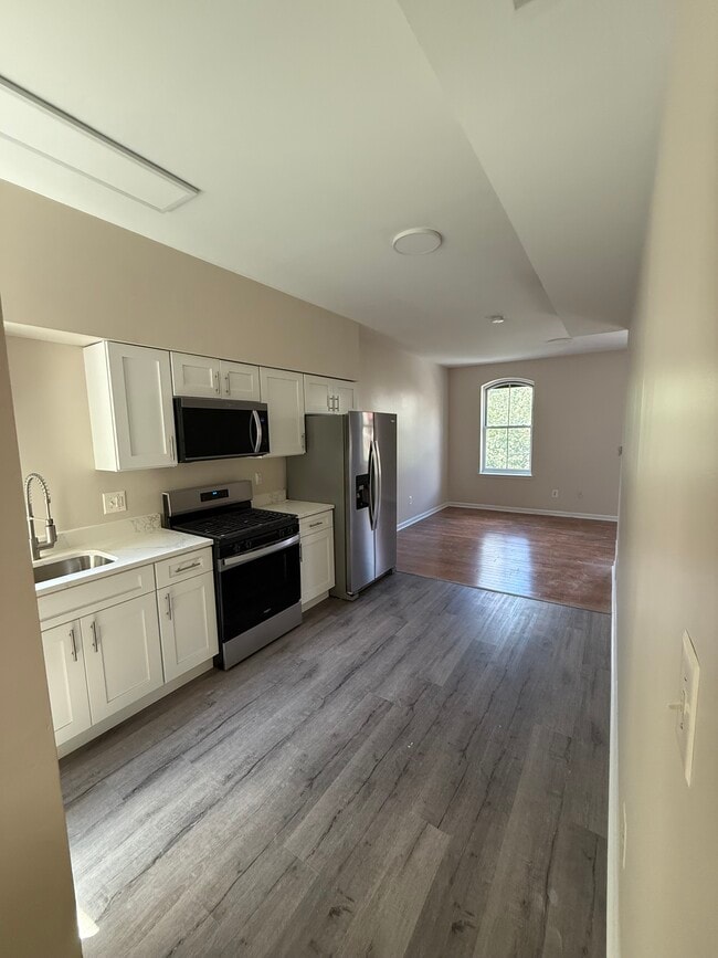 Building Photo - 1817 Frankford Ave