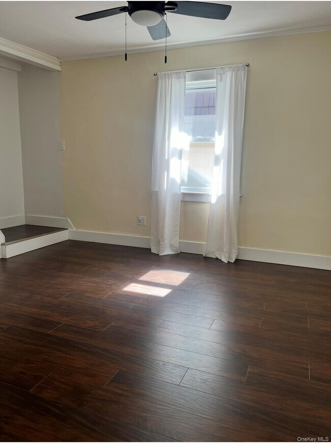 Foto del edificio - 93-31-93215 215th St