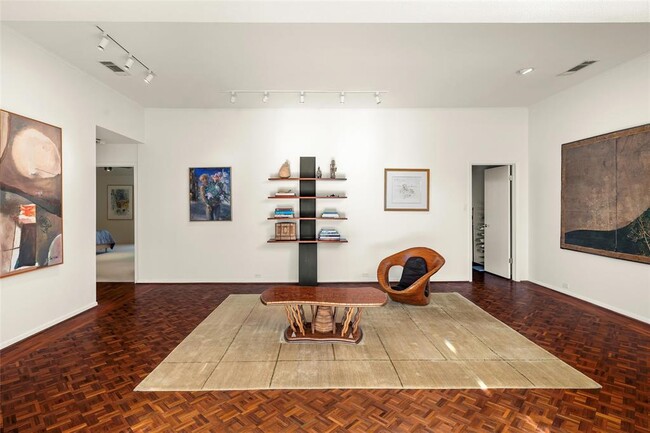 Building Photo - 5300 Valburn Cir