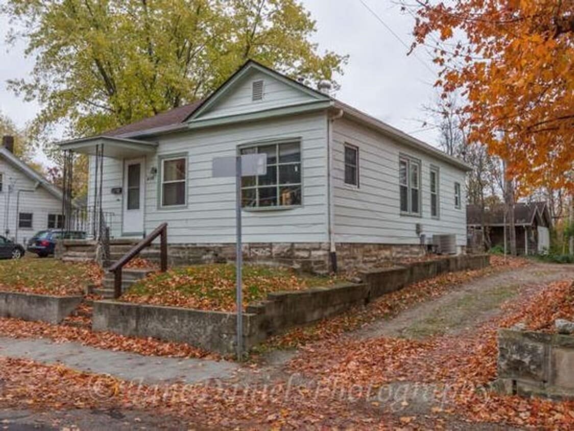 Foto principal - 806 N Lincoln St