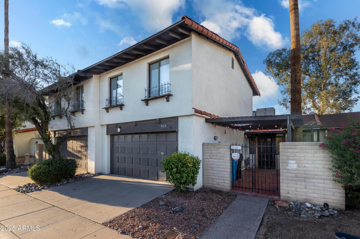 Foto principal - 922 W Mission Ln