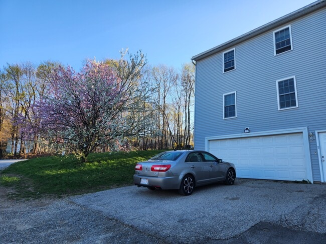 Building Photo - 1 Rosamond St