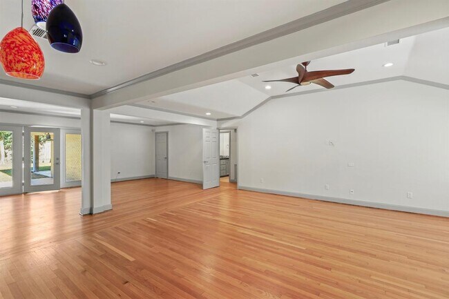 Foto del edificio - 4818 Briarbend Dr