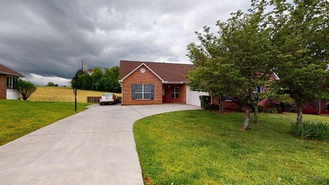 Building Photo - Coming Soon! 3 Bedroom home in the Northfi...