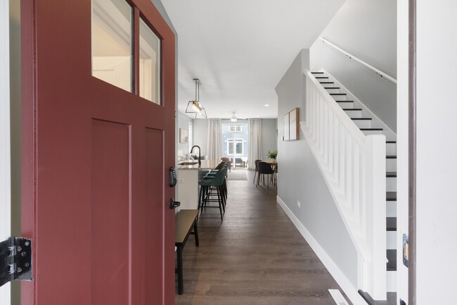 Building Photo - 100 Great Loop E Dr