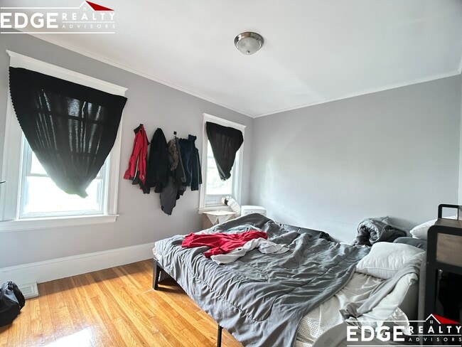 Building Photo - 7 Elmira St