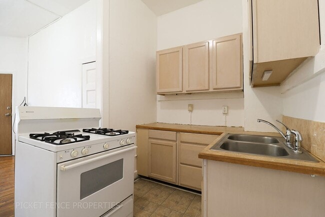 Foto del edificio - 605 Mathews St