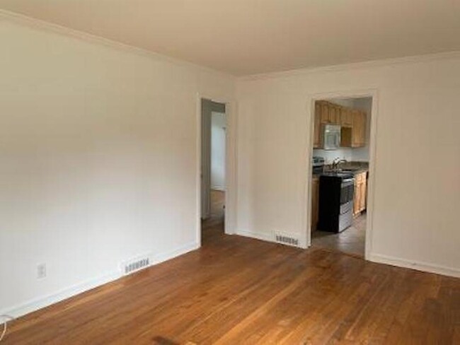Living Room - 25 Birchwood Rd