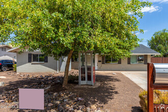 Building Photo - 1100 W 12th St