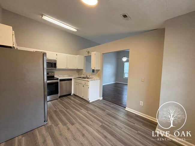 Building Photo - 1308 Forest Lake Dr