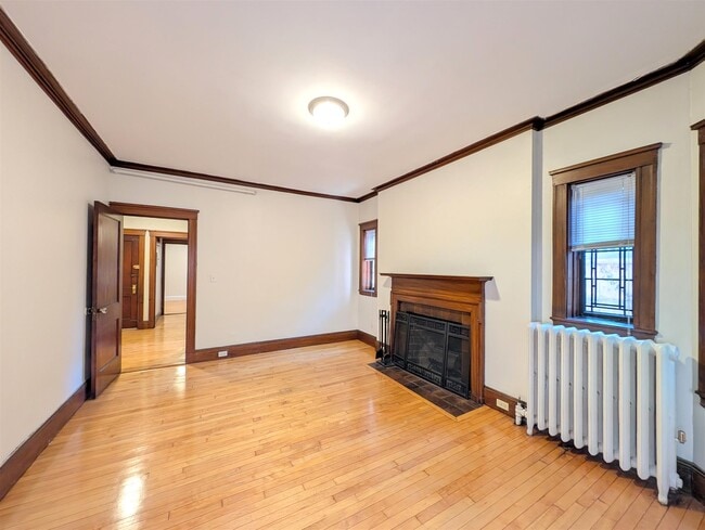 Building Photo - 7 Linnaean St