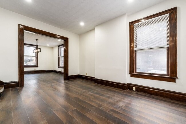 Foto del edificio - 61 Sherman Ave