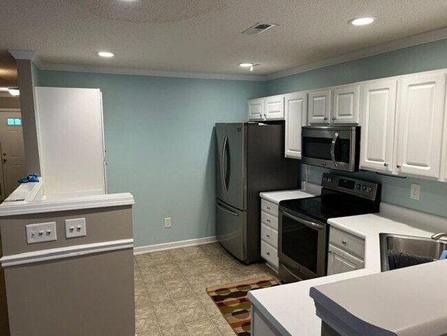 Foto del edificio - 2 Bedroom Townhome for Rent!