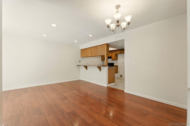 Building Photo - 1312 Shaddick Dr