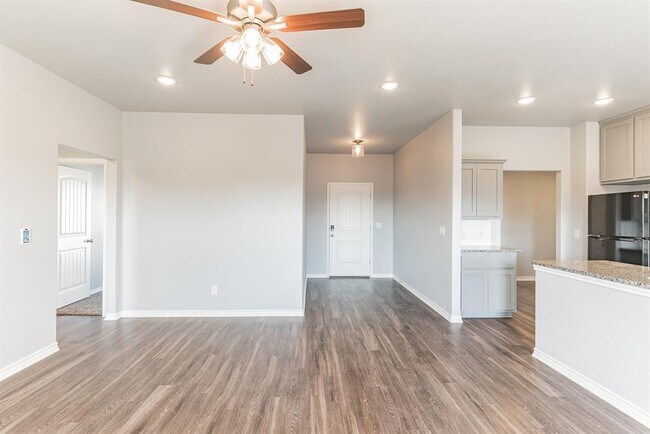 Foto del edificio - 117 Mike Warner Dr