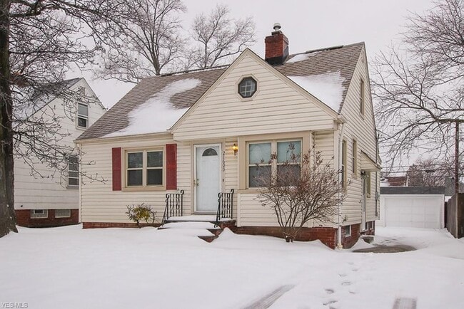 Building Photo - 21603 Hillgrove Ave