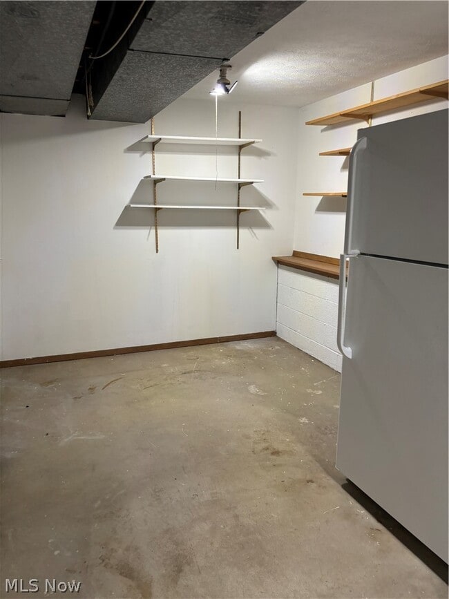 Building Photo - 4585 Wilburn Dr