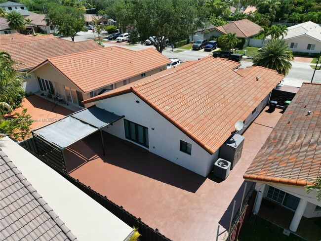 Foto del edificio - 14462 NW 87th Ct