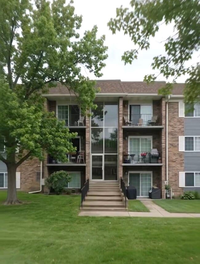 Building Photo - 1627 N Windsor Dr