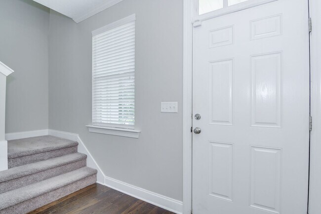 Foto del edificio - 407 Brantley Cove Cir