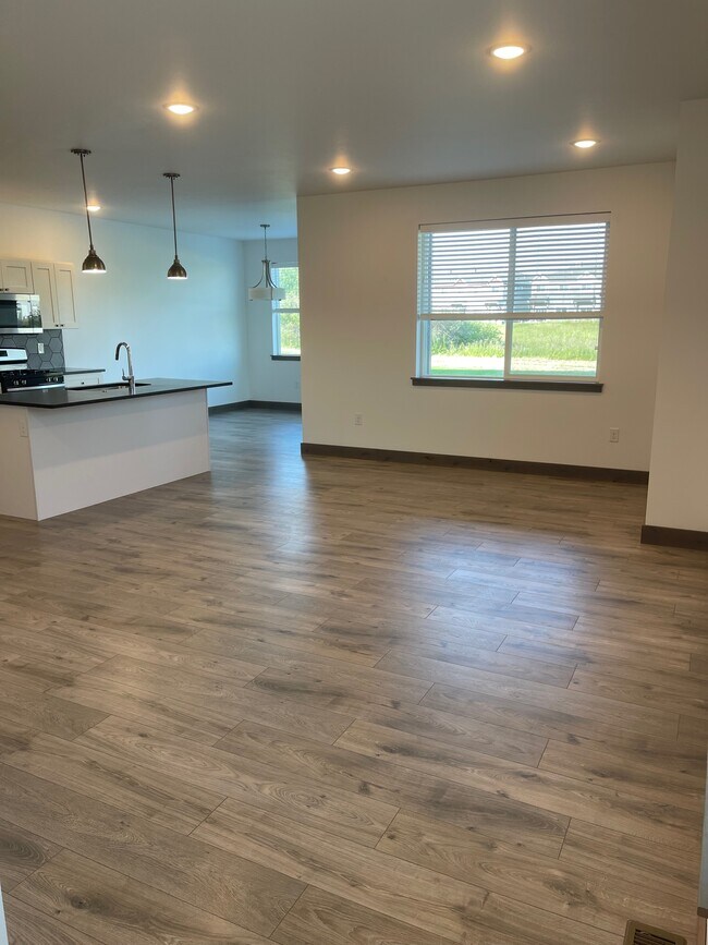 Foto del edificio - 1133 Samantha Ln