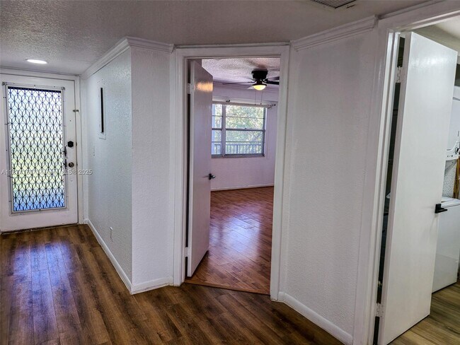 Foto del edificio - 12500 SW 5th Ct
