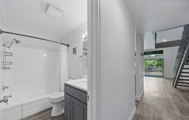 Building Photo - Great Value Rental Unit Available Now