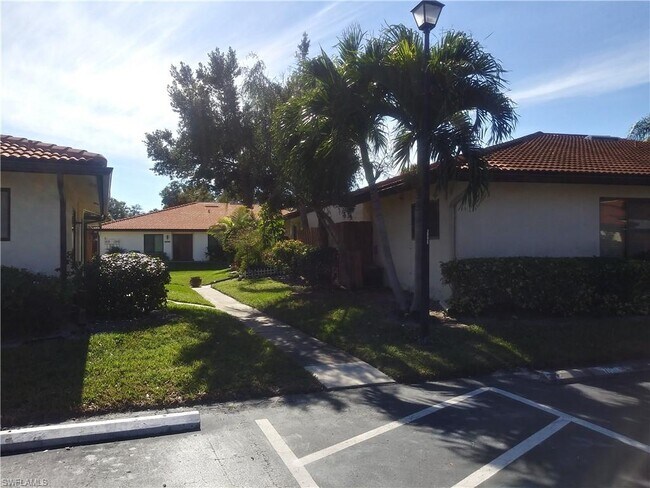 Foto del edificio - 1410 Park Shore Cir