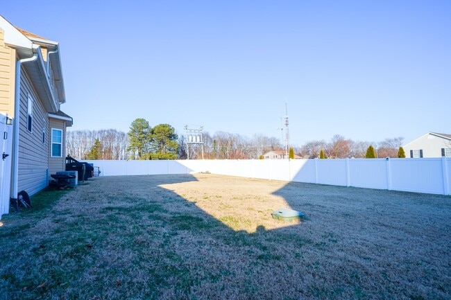 Building Photo - 23 Spring Dale Ln