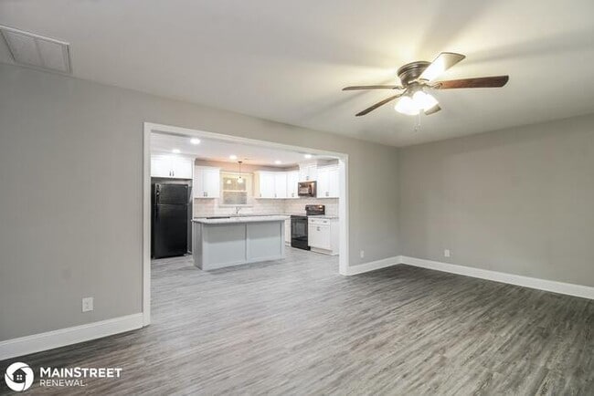 Building Photo - 5545 KANE DR, PFAFFTOWN, NC 27040