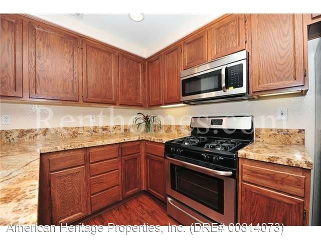 Building Photo - 2 br, 2 bath House - 10390-76 Scripps Powa...