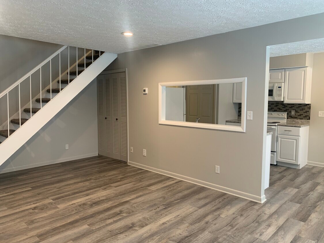 Primary Photo - 12 Stardust Ct