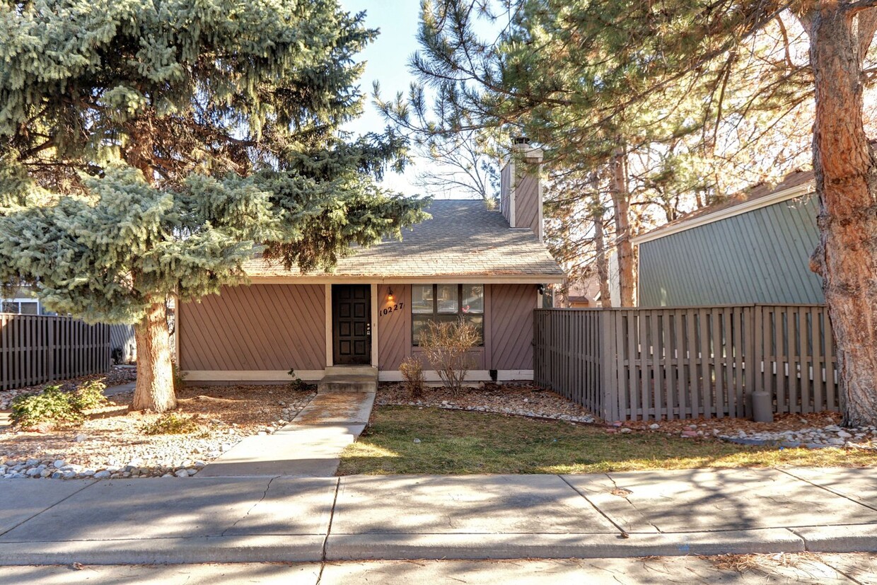 Primary Photo - 3 bed 2.5 bath home in Cherry Creek Farms