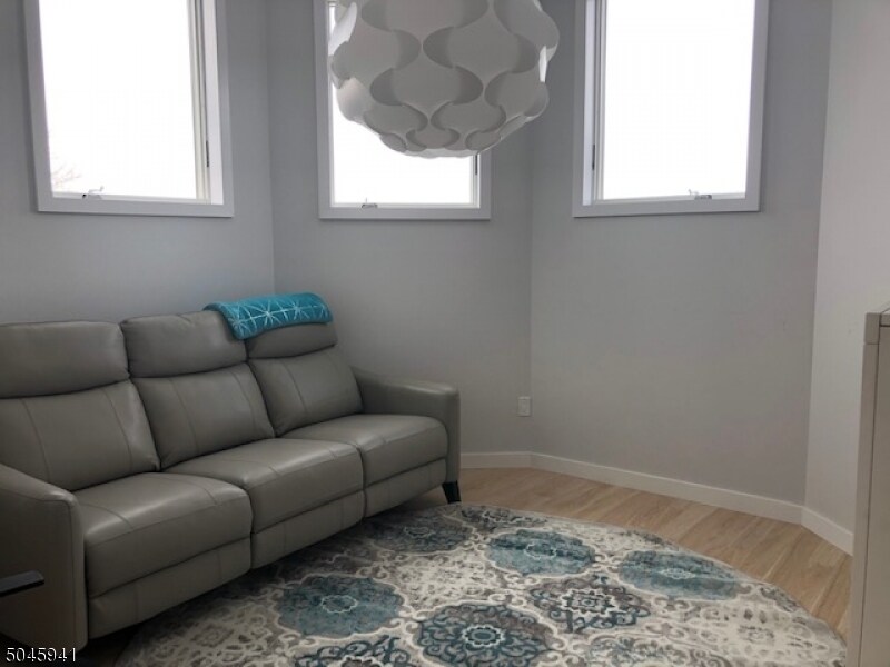 61 Main St, Sparta, NJ 07871 Room for Rent in Sparta, NJ