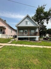 Building Photo - 1402 Dorcas St