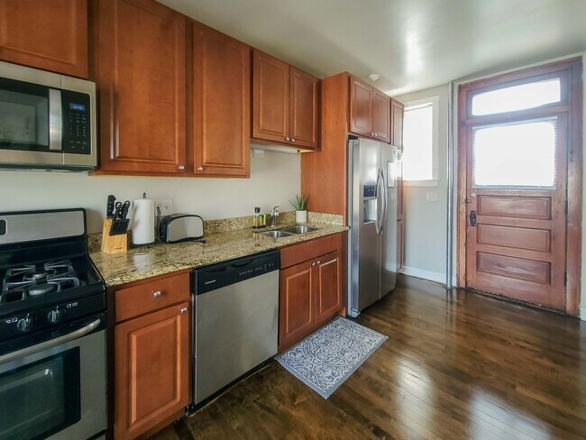 Foto del edificio - 5069 N Wolcott Ave