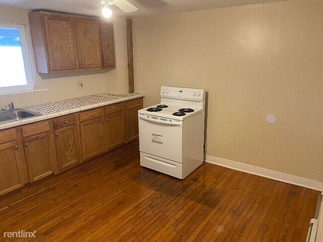Foto del edificio - 3 br, 1 bath Townhome - 529 Church St