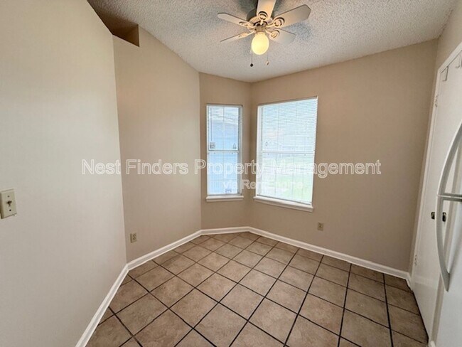 Foto del edificio - 11746 White Horse Rd