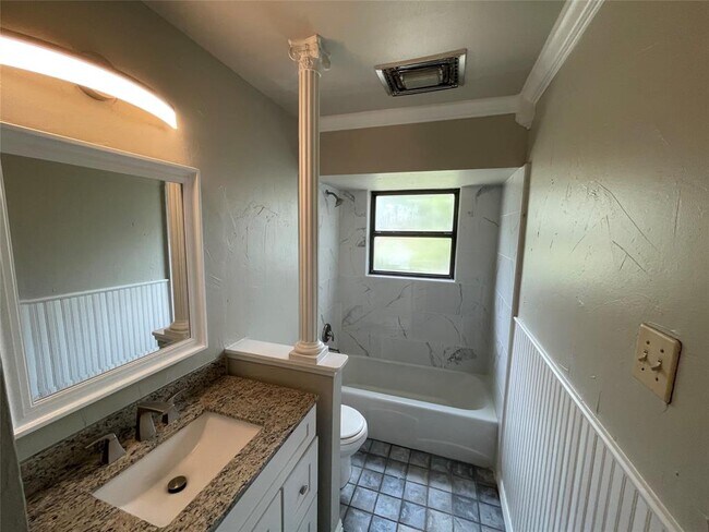 Foto del edificio - 1008 Wake Dr