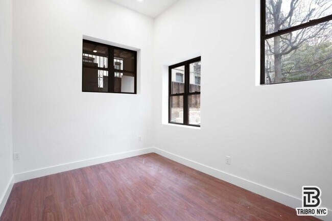Foto del edificio - 2 bedroom in BROOKLYN NY 11211