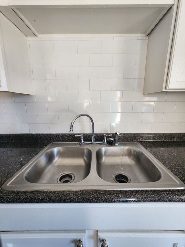 Foto del edificio - 1506 Oakwood Ave NE