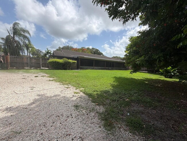 Foto del edificio - 14865 SW 166th St