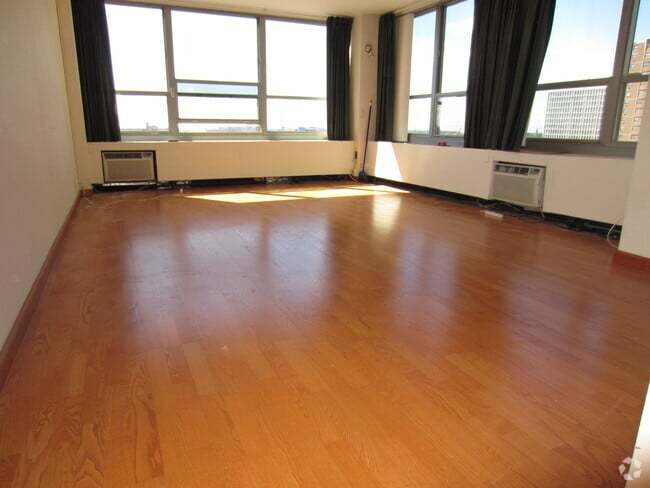 Building Photo - 3550 N Lake Shore Dr