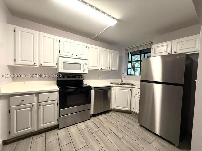 Building Photo - 1258 S Military Trail