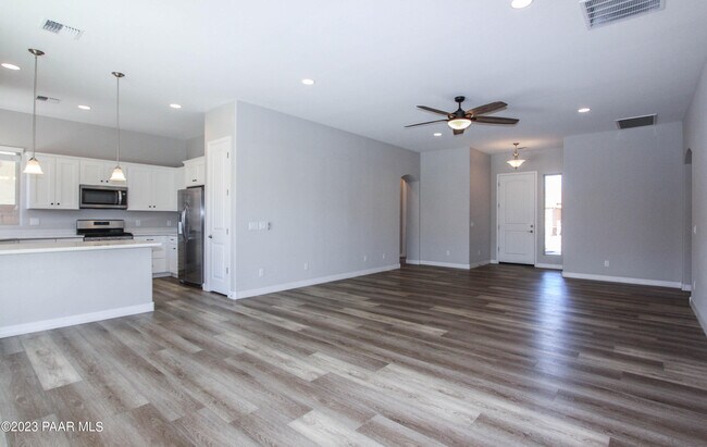 Building Photo - 6185 E Beecher Loop
