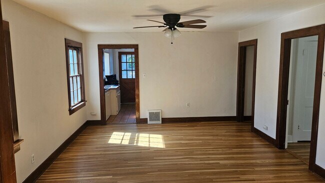 Foto del edificio - Cute and Cozy Old Town Home