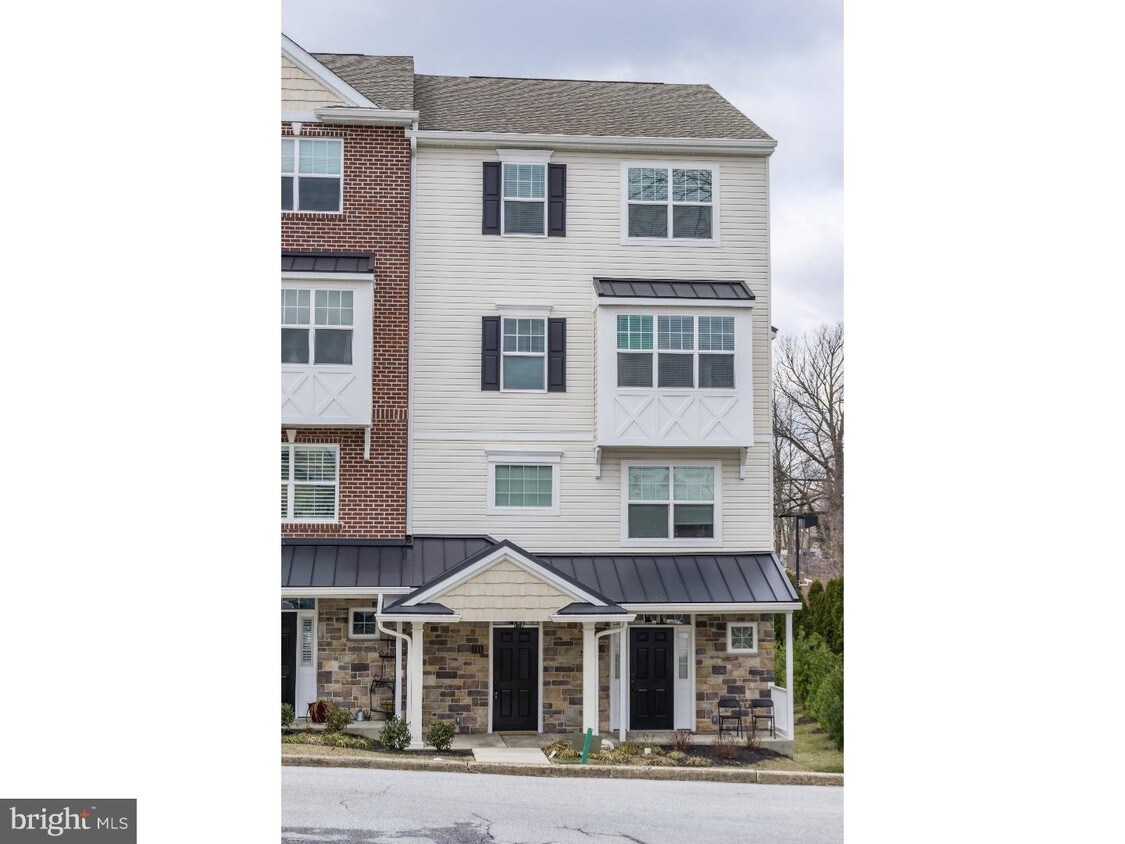 Primary Photo - 311 Waltons Way