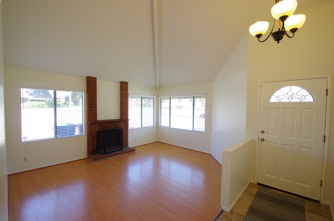 Foto del edificio - 10035 Owensmouth Ave