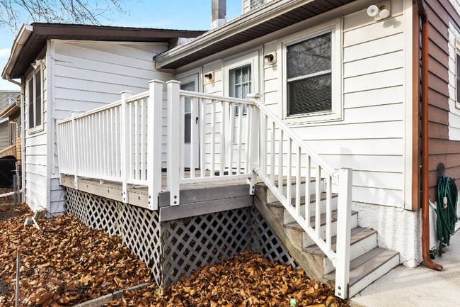 Building Photo - 106 Congress Ave