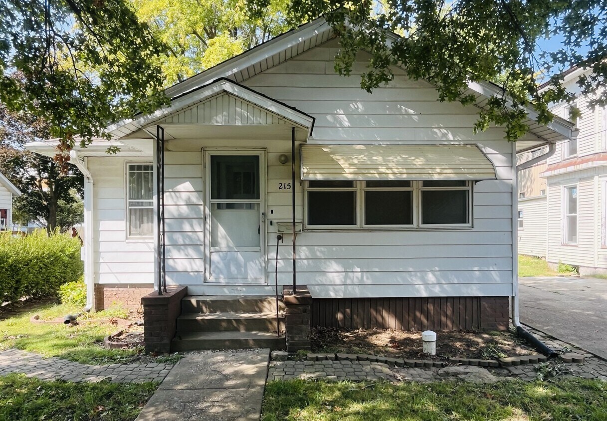 Foto principal - 215 S Kosciusko St